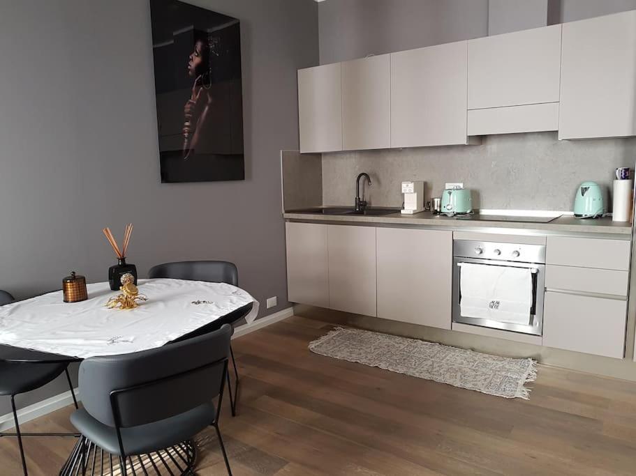 Apartament Still Und Stilvoll Im Stadtzentrum Triest Zewnętrze zdjęcie